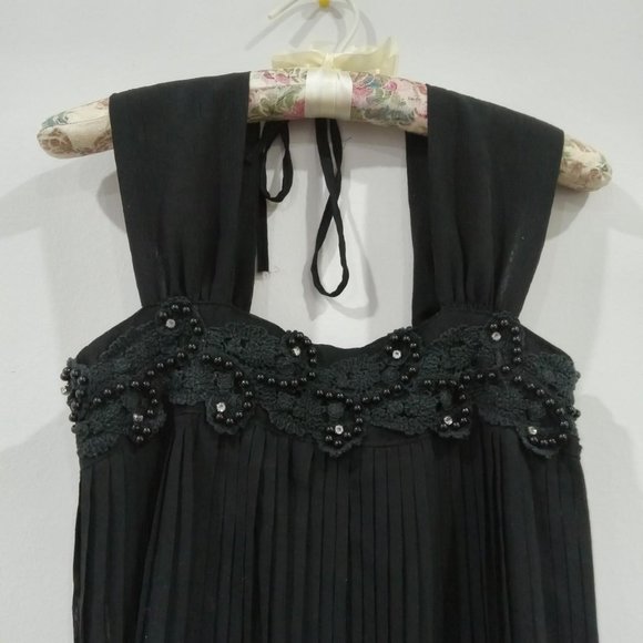 Black flowy tank top - Picture 2 of 4